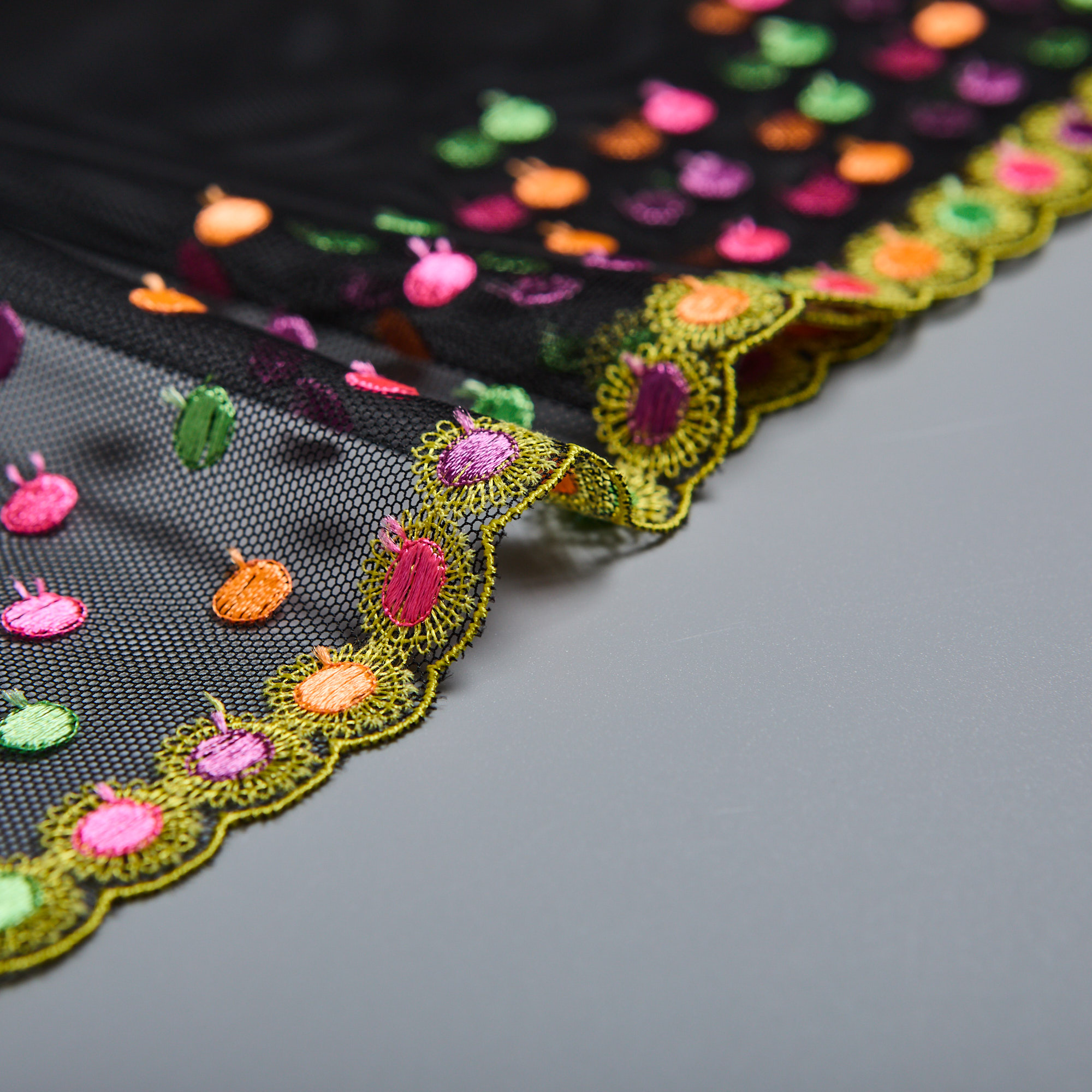 Вышивка на сетке неэластичной ENT00303A (Черный, 031, БП)