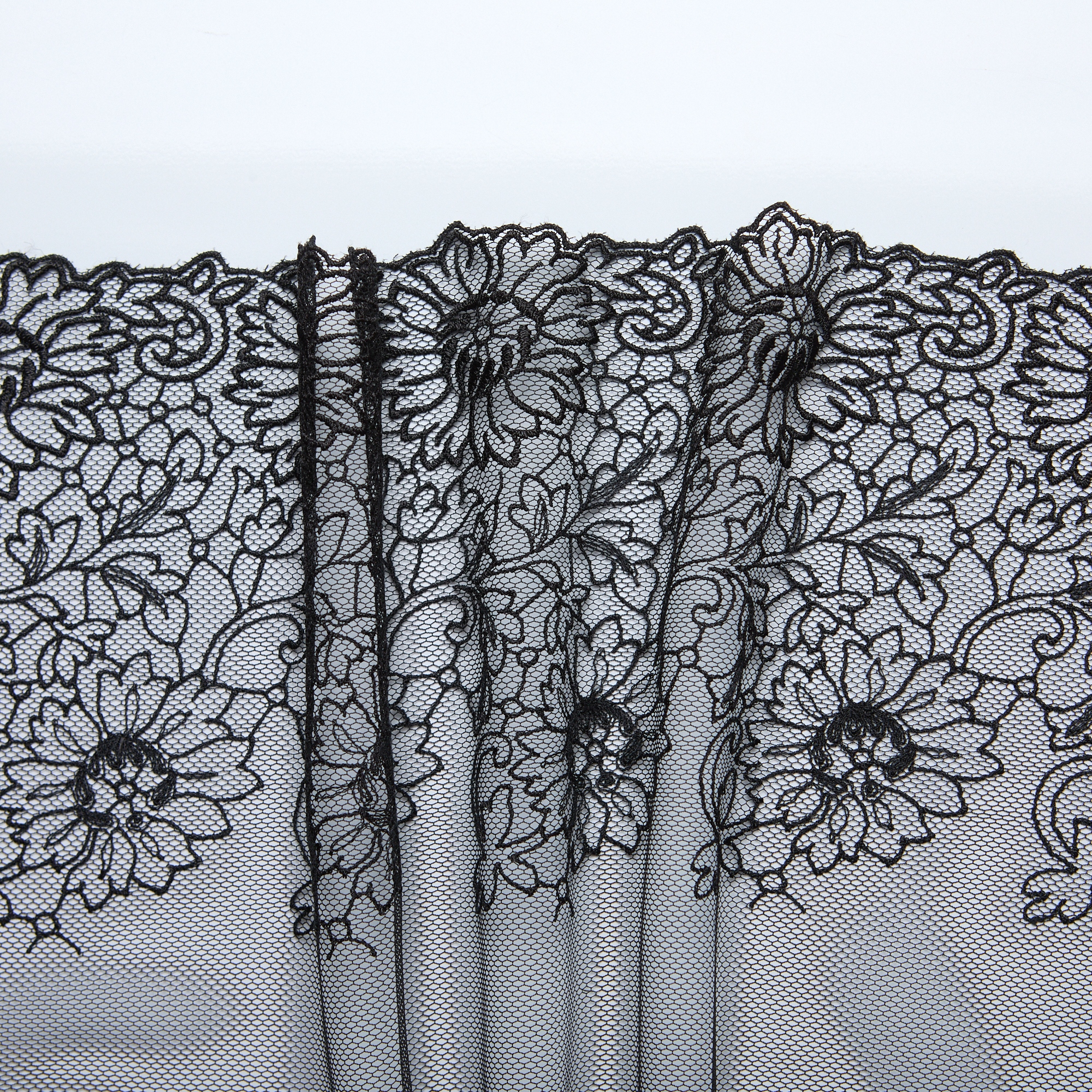 Вышивка на сетке неэластичной HA-30192 (Черный, Стандарт, БП)