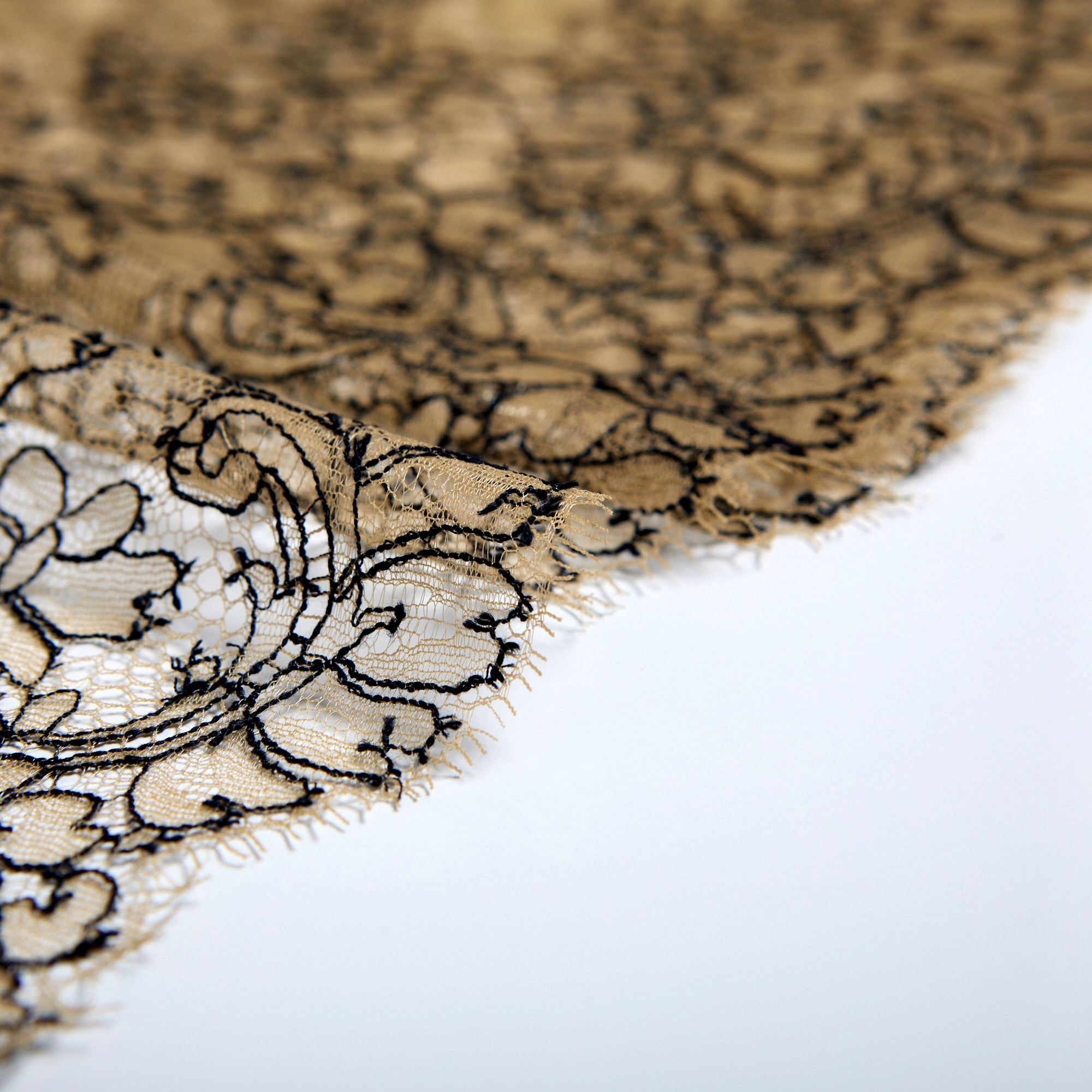 Кружево Неэластичное 184000-V21-NV004-033 (Бежевый, E945-SABLE NOIR, БП)