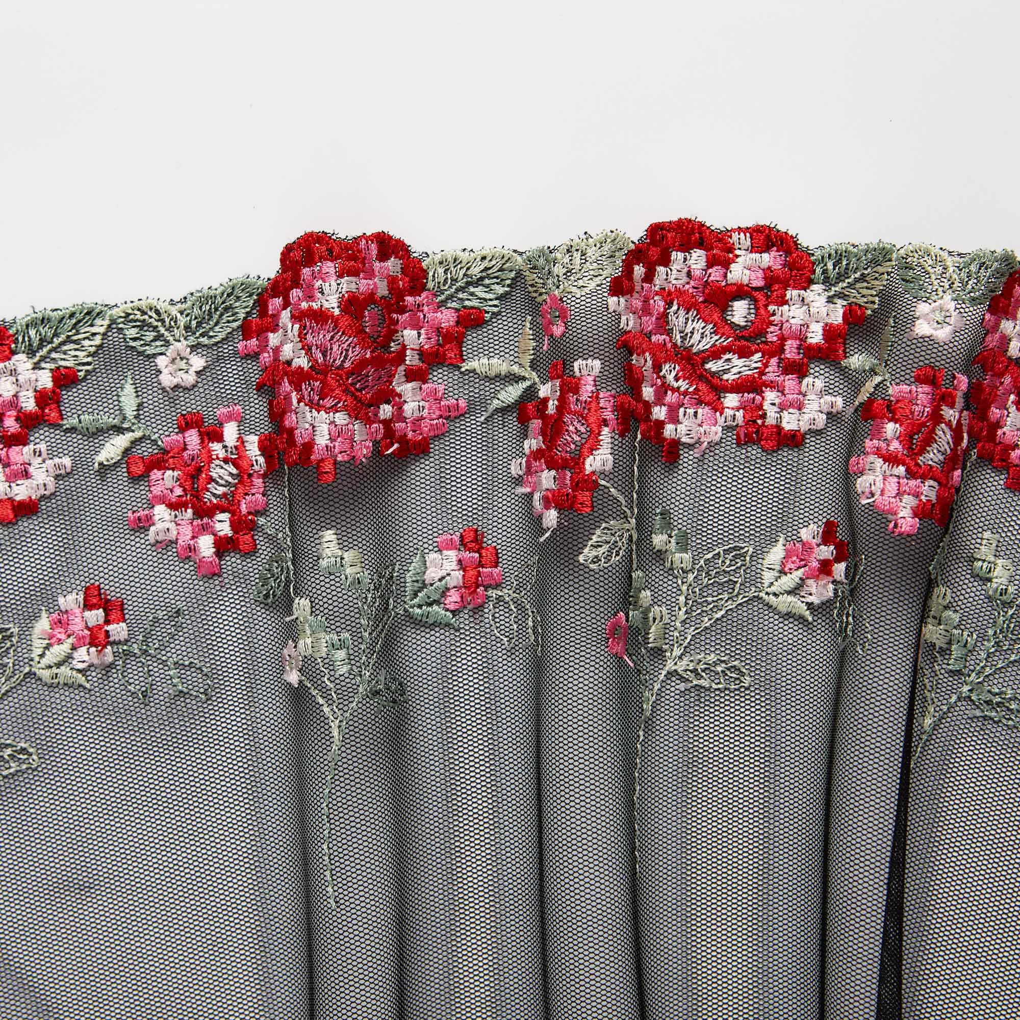 Вышивка на сетке неэластичной HC-20107B (Черный, red roses, БП)