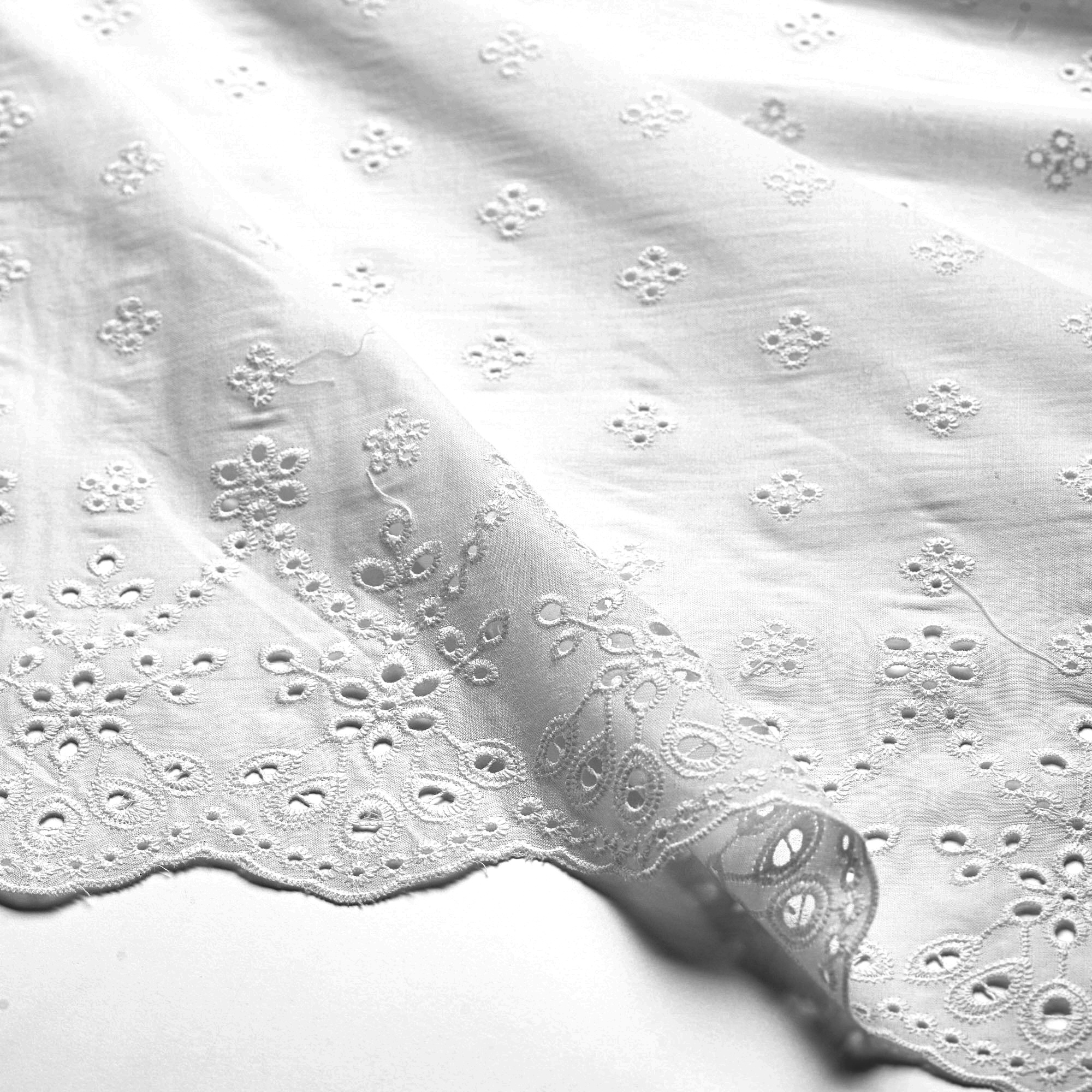 Хлопок тканый с вышивкой 12946 (Белый, Стандарт, БП)