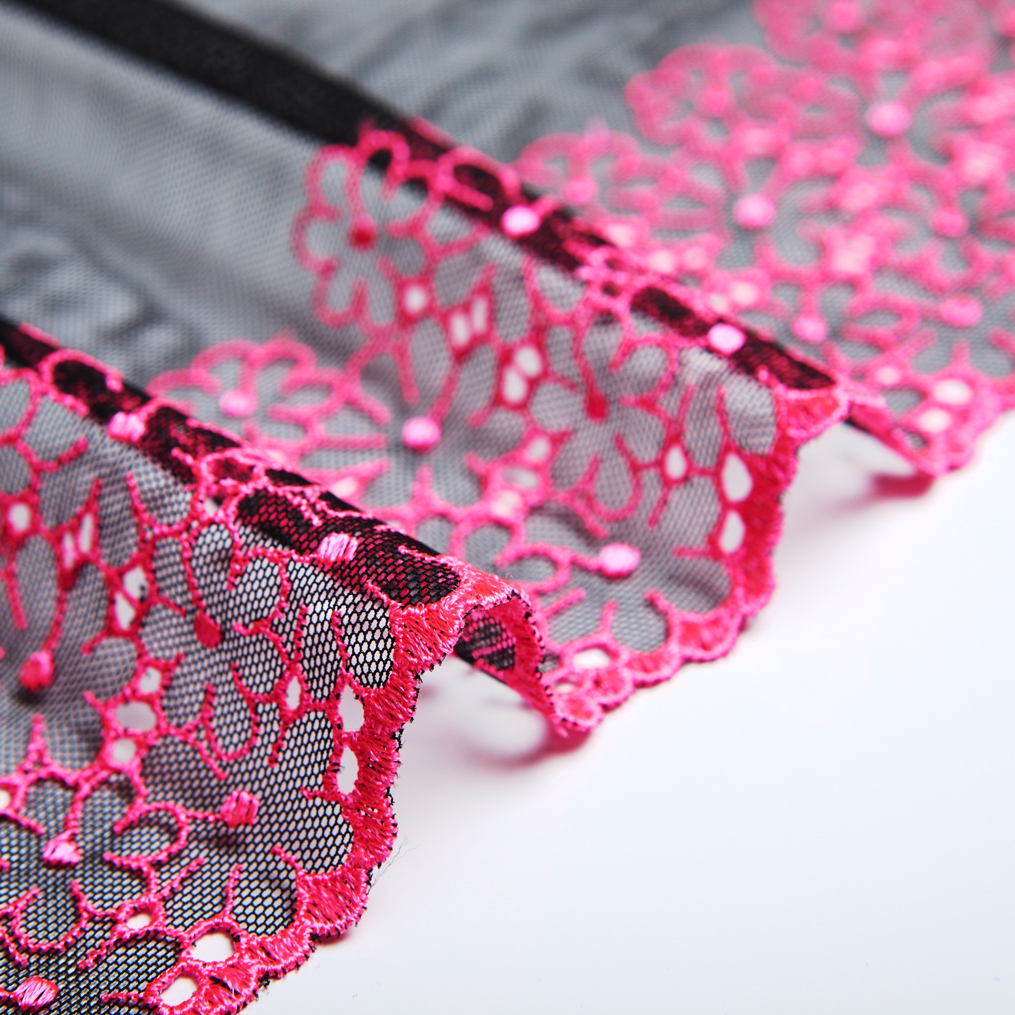 Вышивка на сетке неэластичной ENT00176B (Черный, 035, БП)