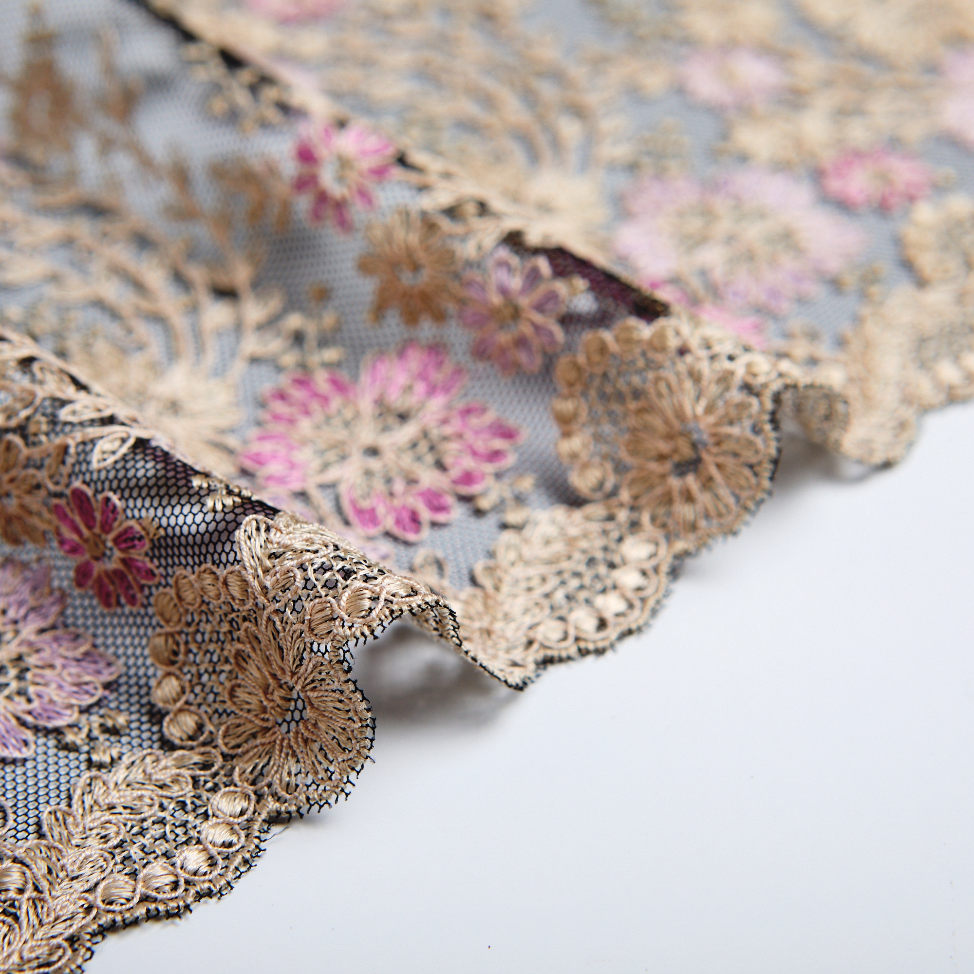 Вышивка На Сетке Неэластичной 420776-6476 (Черный, Col.E, БП)