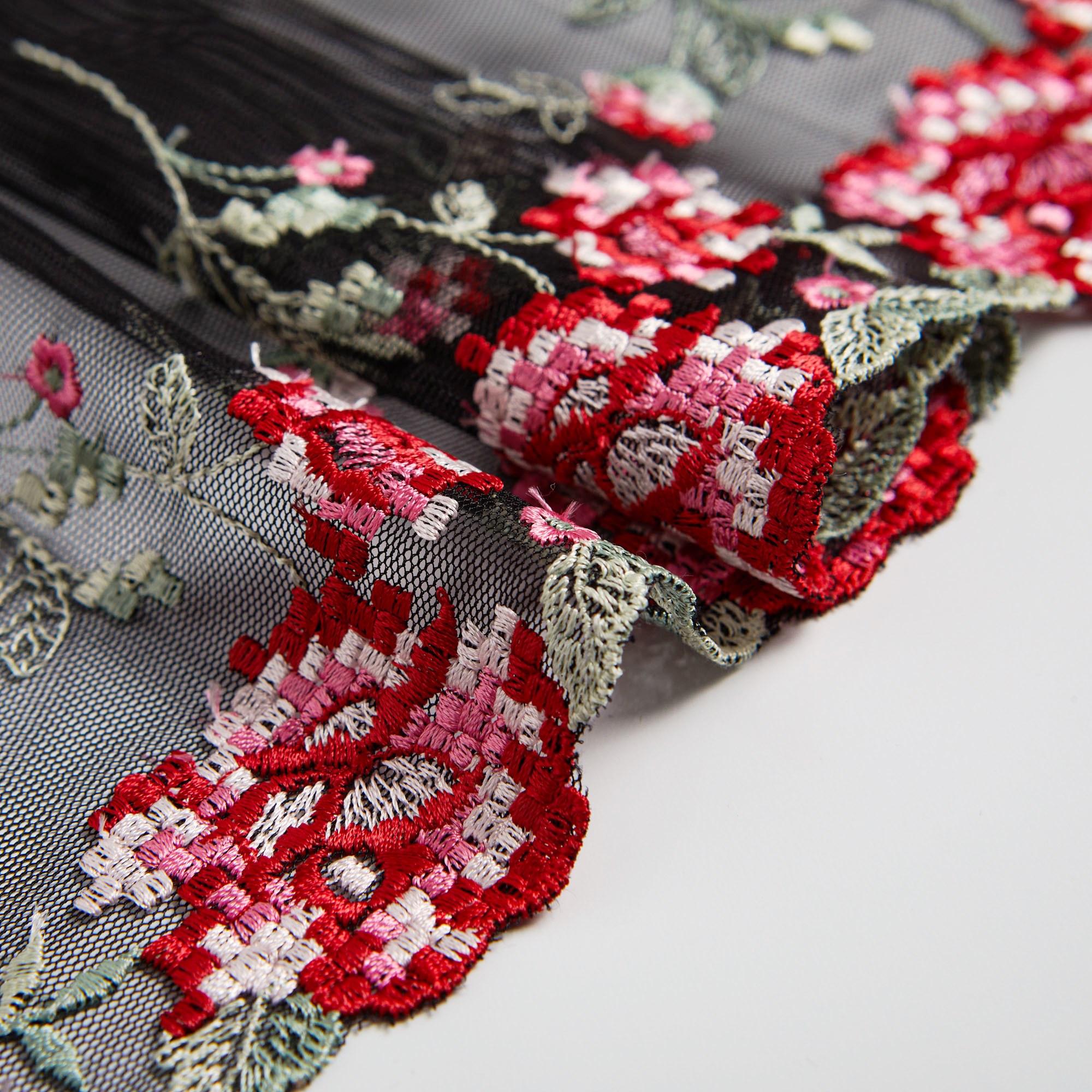 Вышивка на сетке неэластичной HC-20107B (Черный, red roses, БП)