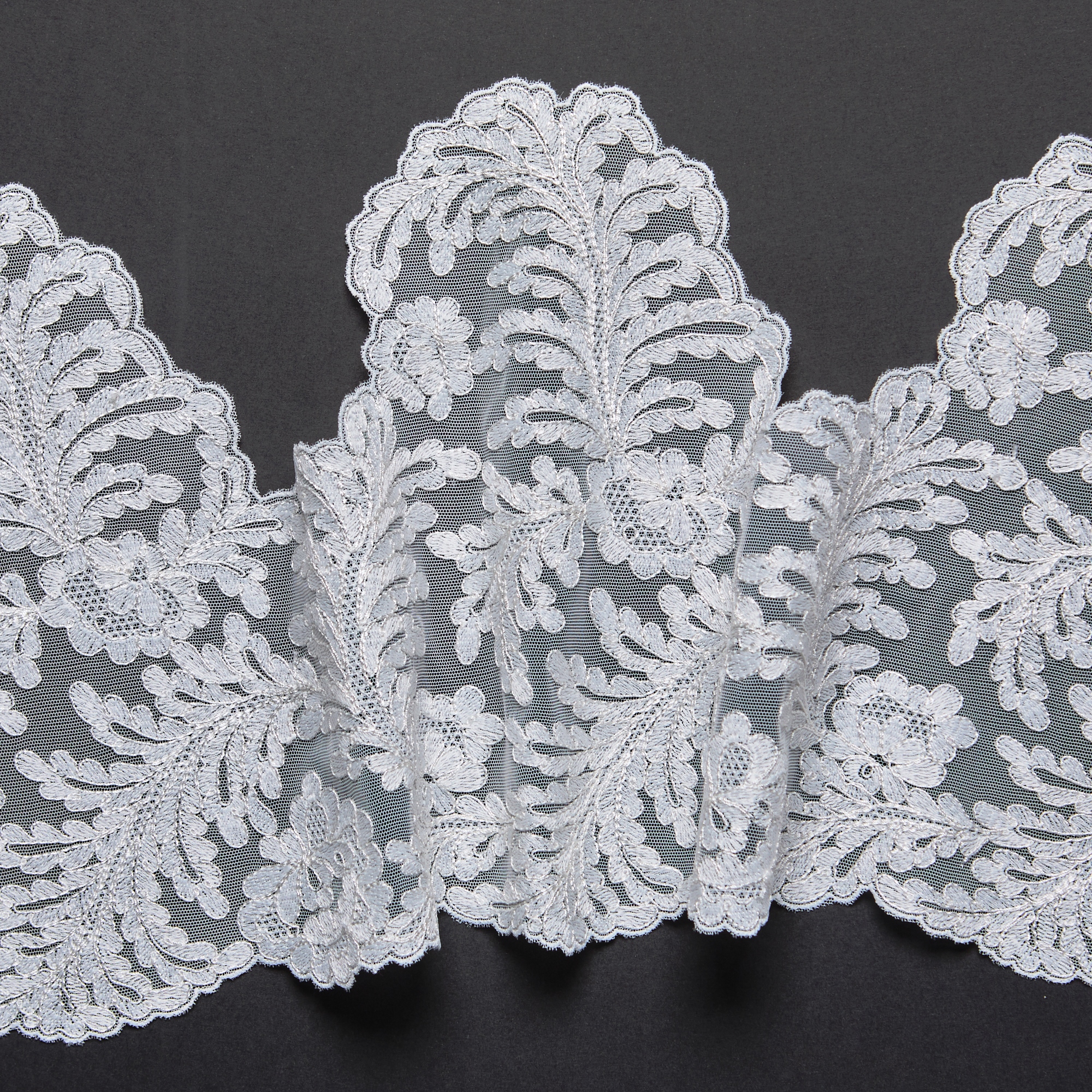 Вышивка на сетке эластичной CRC62678 (Белый, 7, БП)