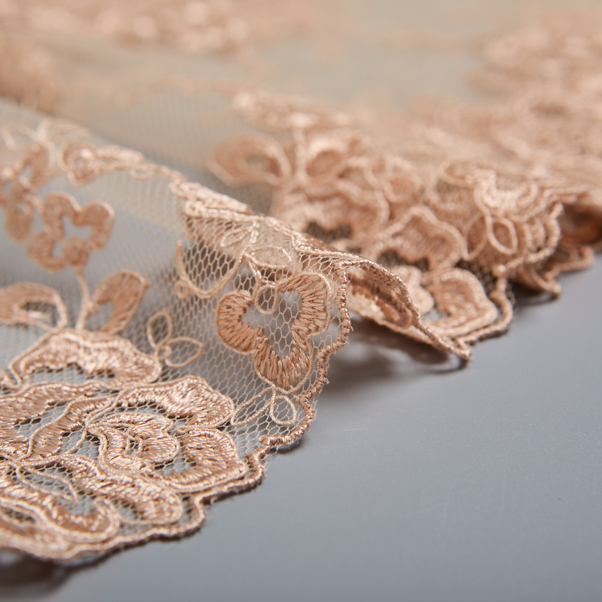 Вышивка на сетке неэластичной XNT00948A (Бежевый, 031, БП)