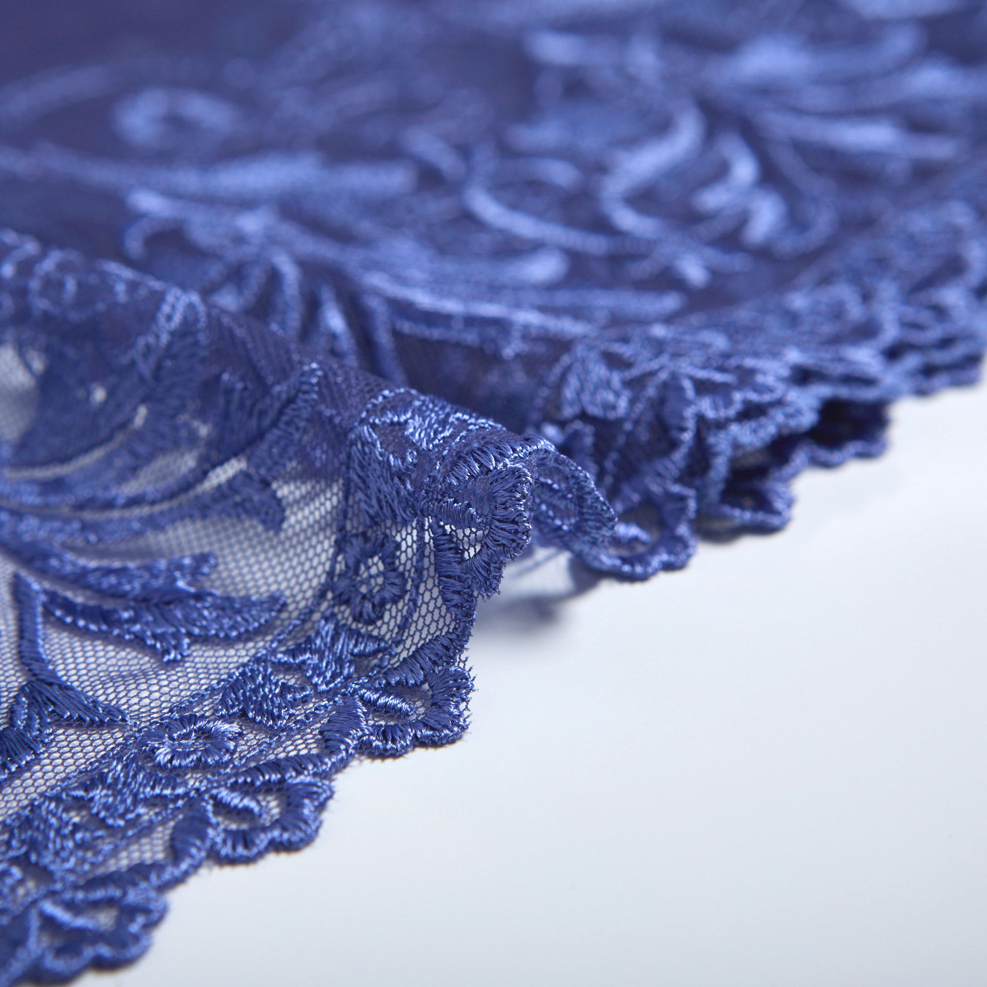 Вышивка на сетке неэластичной ENT00104C (Синий, 037, БП)