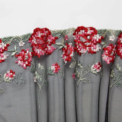 Вышивка на сетке неэластичной HC-20107B (Черный, red roses, БП)
